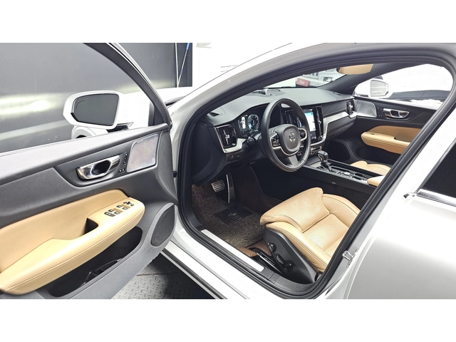 Volvo S60 INSCRIPTION* B&W* 360* МАСАЖ* ОБДУХ* DIS* КРАЙНА Ц - автомобили, коли, обяви за нови и употребявани 8