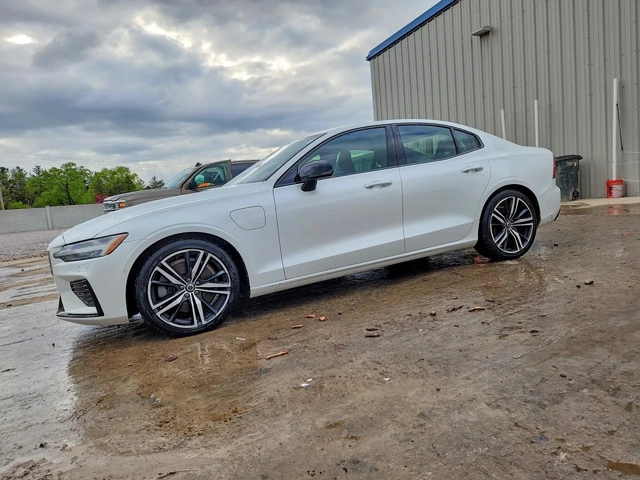 Volvo S60 T8 R-DESIGN* ФУЛ* ЛИЗИНГ - автомобили, коли, обяви за нови и употребявани 0