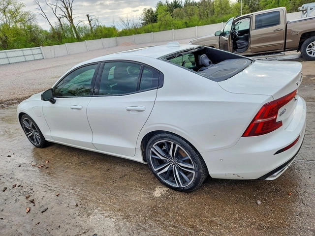 Volvo S60 T8 R-DESIGN* ФУЛ* ЛИЗИНГ - автомобили, коли, обяви за нови и употребявани 1