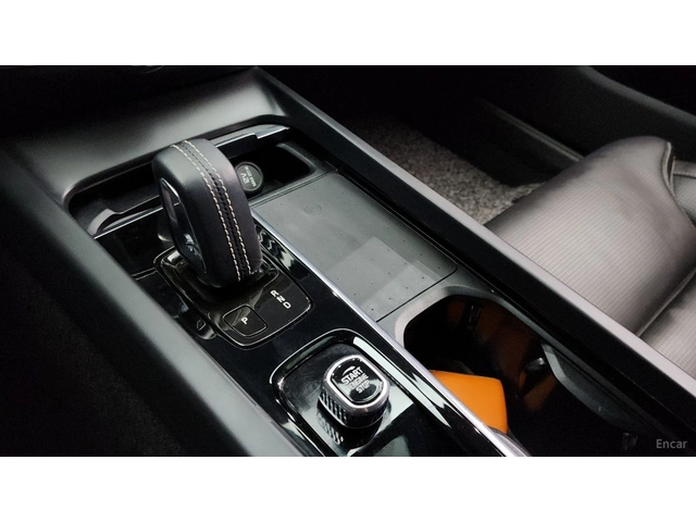 Volvo S60 R-Design* DISTRONIC* ПОДГРЕВ* ОБДУХВАНЕ* HUD* - автомобили, коли, обяви за нови и употребявани 11