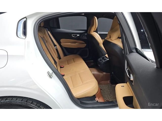 Volvo S60 T5 Inscription* ОБДУХ* HUD* FULL* ЛИЗИНГ - автомобили, коли, обяви за нови и употребявани 7