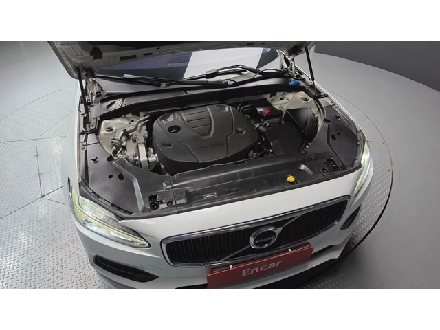 Volvo S90 D5 AWD Momentum - автомобили, коли, обяви за нови и употребявани 5