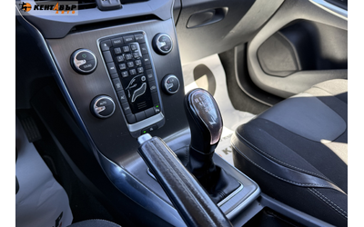 Volvo V40 1.6d 115к.с. - автомобили, коли, обяви за нови и употребявани 11