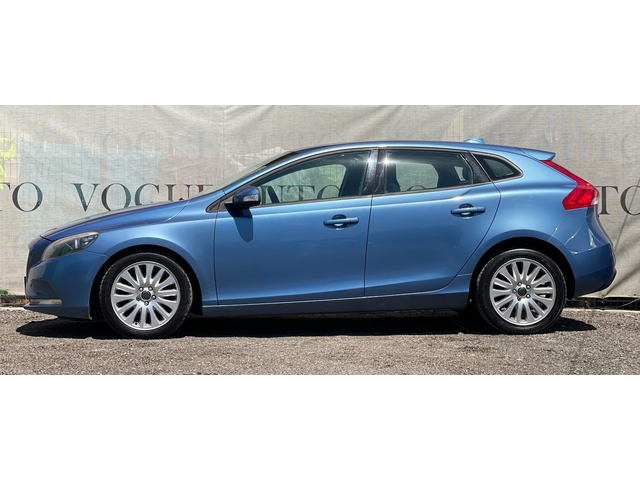 Volvo V40 D2* Камера* 6 Скорости - автомобили, коли, обяви за нови и употребявани 4