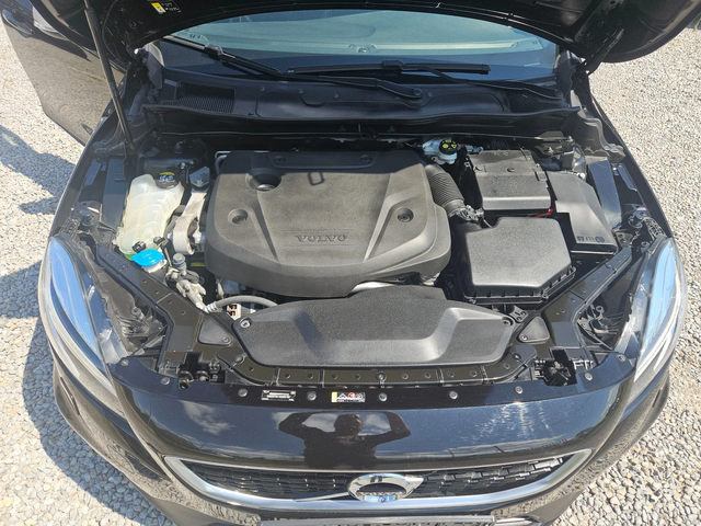 Volvo V40 2.0 D2 120 k.c. R design - автомобили, коли, обяви за нови и употребявани 14