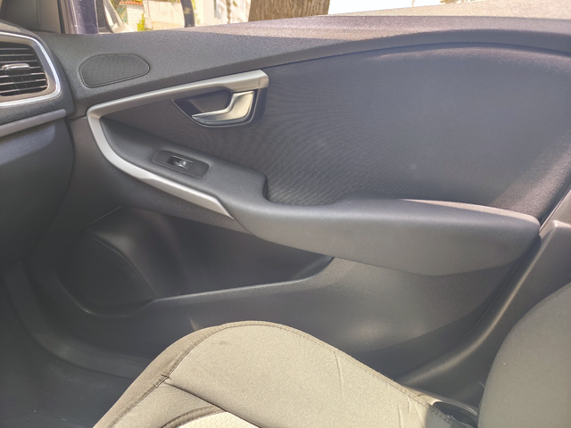 Volvo V40, 2013 г., 207000 км, 115 к.с. - автомобили, коли, обяви за нови и употребявани 10