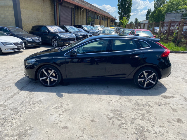 Volvo V40 2.0D4 190кс. Автомат - автомобили, коли, обяви за нови и употребявани 2
