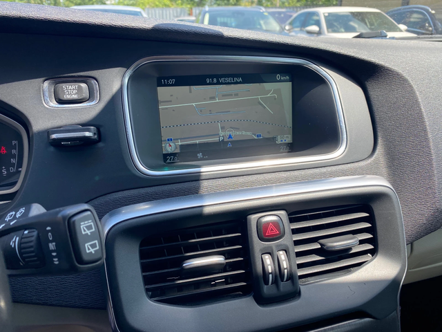 Volvo V40 2.0D4 190кс. Автомат - автомобили, коли, обяви за нови и употребявани 6