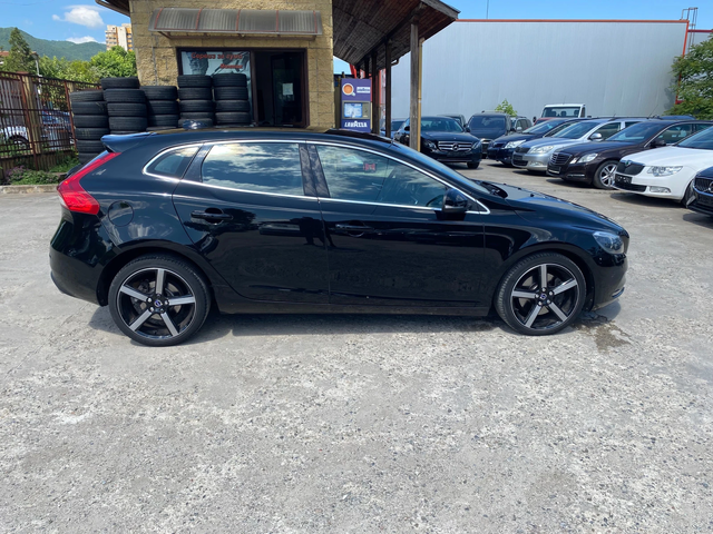 Volvo V40 2.0D4 190кс. Автомат - автомобили, коли, обяви за нови и употребявани 9