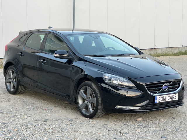 Volvo V40 D3-2.0d- 150к.с/ Старт-стоп/ Навигация/ Камера - автомобили, коли, обяви за нови и употребявани 2