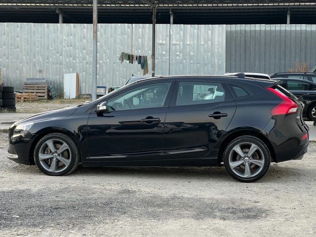 Volvo V40 D3-2.0d- 150к.с/ Старт-стоп/ Навигация/ Камера - автомобили, коли, обяви за нови и употребявани 7