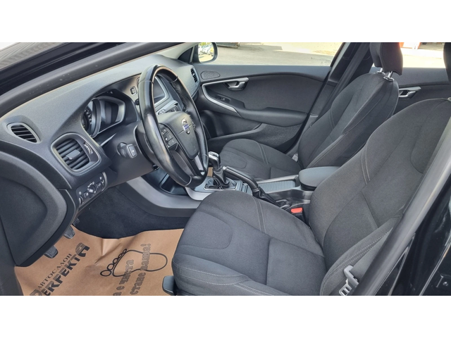 Volvo V40 1.6дизел 114к.с. - автомобили, коли, обяви за нови и употребявани 11