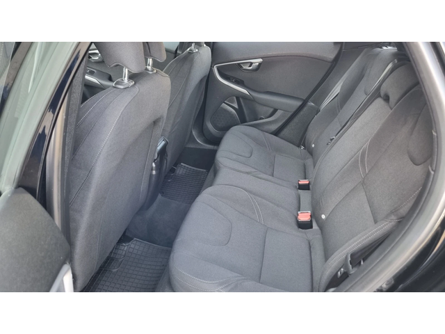 Volvo V40 1.6дизел 114к.с. - автомобили, коли, обяви за нови и употребявани 12