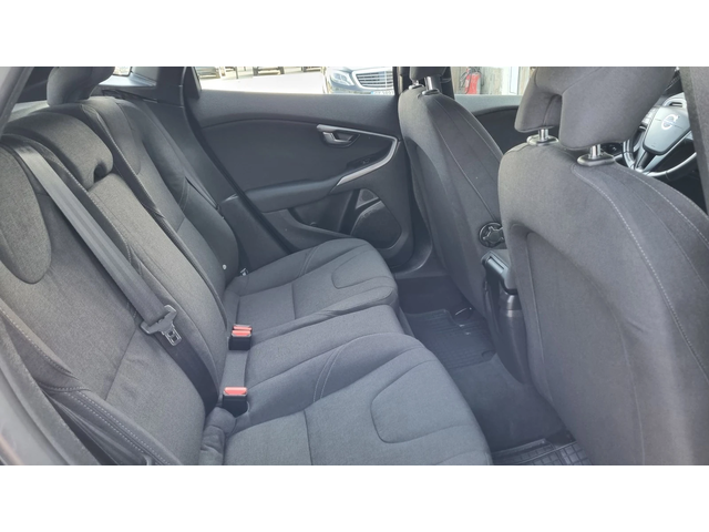 Volvo V40 1.6дизел 114к.с. - автомобили, коли, обяви за нови и употребявани 14