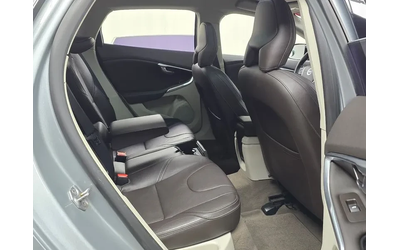 Volvo V40 1.6D - автомобили, коли, обяви за нови и употребявани 11