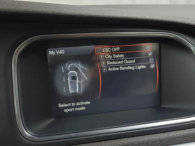 Volvo V40 1.6D - автомобили, коли, обяви за нови и употребявани 16