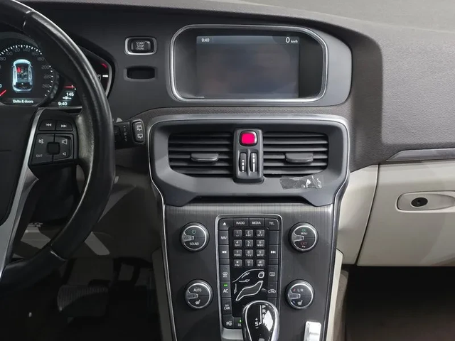 Volvo V40 1.6D - автомобили, коли, обяви за нови и употребявани 13