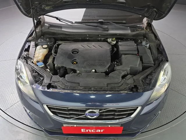 Volvo V40 1.6D - автомобили, коли, обяви за нови и употребявани 5