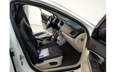 Volvo V40 1.6D - автомобили, коли, обяви за нови и употребявани 12