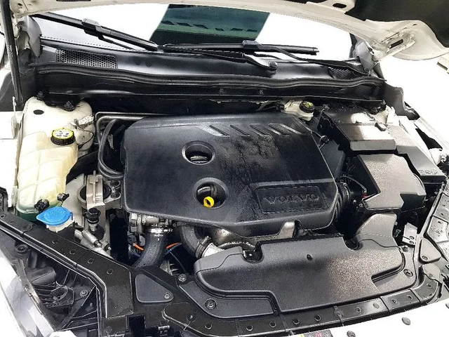 Volvo V40 1.6D - автомобили, коли, обяви за нови и употребявани 5