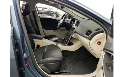 Volvo V40 1.6D - автомобили, коли, обяви за нови и употребявани 10