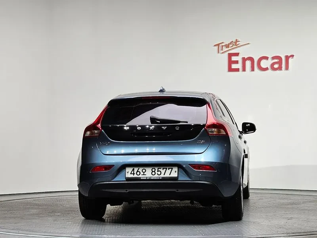 Volvo V40 1.6D - автомобили, коли, обяви за нови и употребявани 3