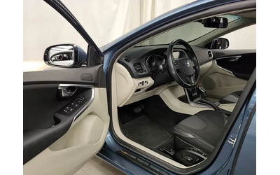 Volvo V40 1.6D - автомобили, коли, обяви за нови и употребявани 9