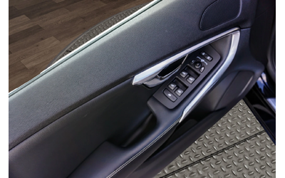 Volvo V40 2.0D R-DESIGN GEARTRONIC - автомобили, коли, обяви за нови и употребявани 6