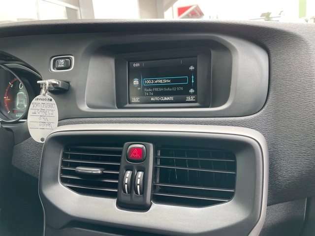 Volvo V40 Реален пробег - автомобили, коли, обяви за нови и употребявани 14