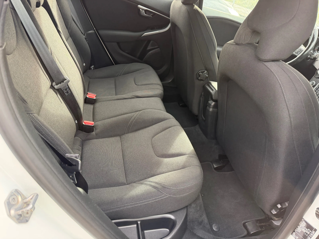 Volvo V40 Cross Country 2.0 D - автомобили, коли, обяви за нови и употребявани 14