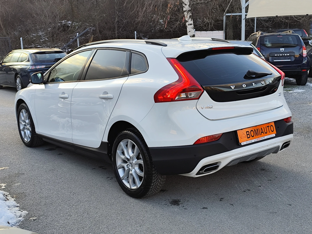 Volvo V40 Cross Country 2.0D* АВТОМАТИК* EURO6B* NAVI* - автомобили, коли, обяви за нови и употребявани 3
