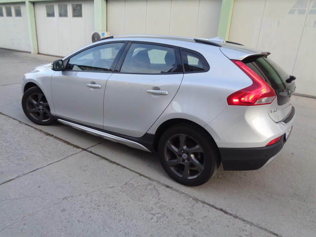 Volvo V40 Cross Country 1.6HDI-D2-115-BARTER-LIZING - автомобили, коли, обяви за нови и употребявани 2