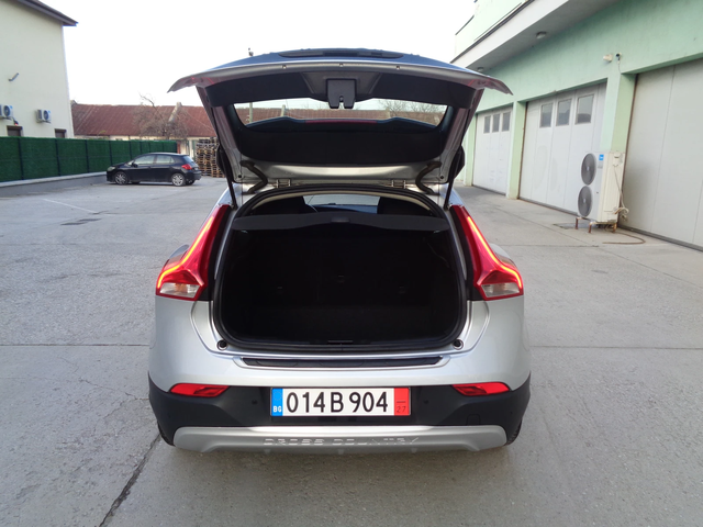 Volvo V40 Cross Country 1.6HDI-D2-115-BARTER-LIZING - автомобили, коли, обяви за нови и употребявани 6