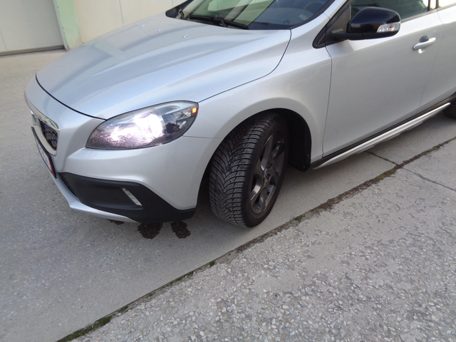Volvo V40 Cross Country 1.6HDI-D2-115-BARTER-LIZING - автомобили, коли, обяви за нови и употребявани 8