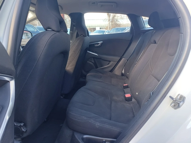 Volvo V40 Cross Country 2.0 D - автомобили, коли, обяви за нови и употребявани 10