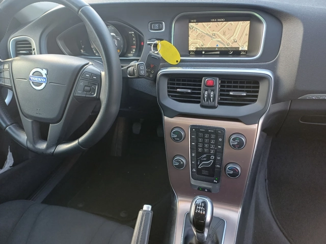 Volvo V40 Cross Country 2.0 D - автомобили, коли, обяви за нови и употребявани 14