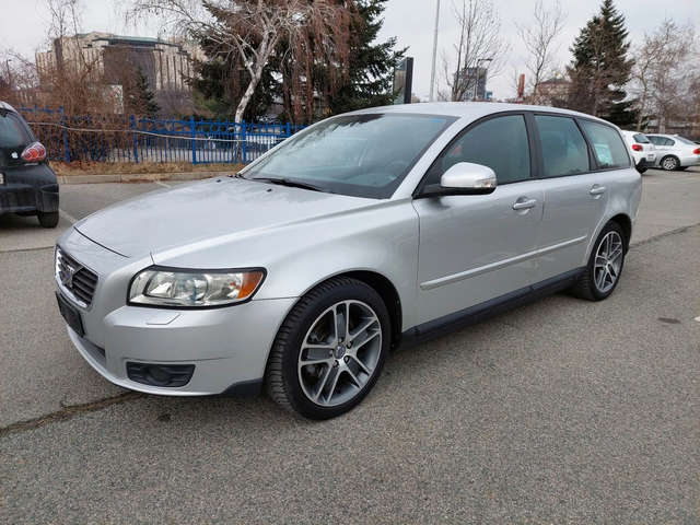 Volvo V50 1, 6d 109ps XENON - автомобили, коли, обяви за нови и употребявани 0