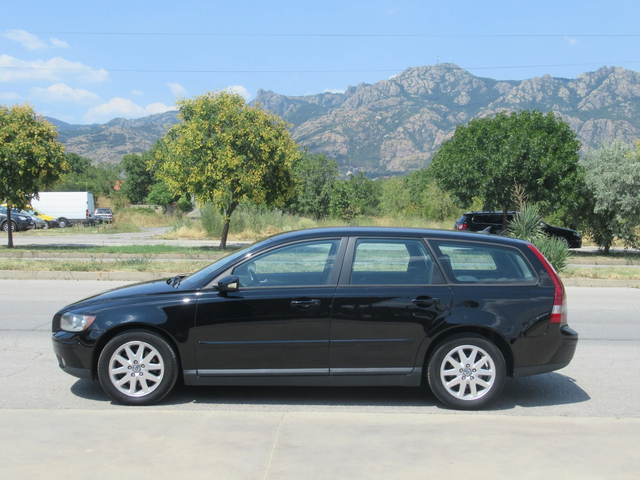 Volvo V50 2.0D 136ps 6ск - автомобили, коли, обяви за нови и употребявани 1