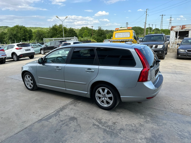 Volvo V50 1.6d D2-114k.c* UNIKAT* - автомобили, коли, обяви за нови и употребявани 4