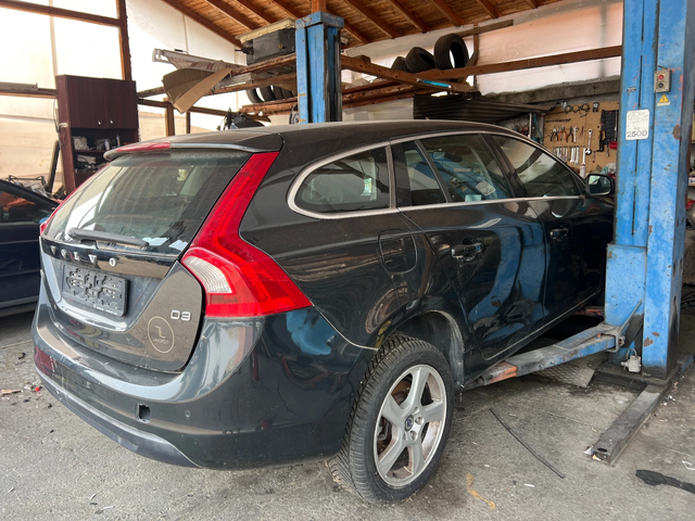 Volvo V60 D3-163к.с - автомобили, коли, обяви за нови и употребявани 3