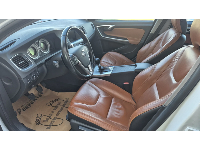 Volvo V60 2.0 диз 163к.с. - автомобили, коли, обяви за нови и употребявани 11