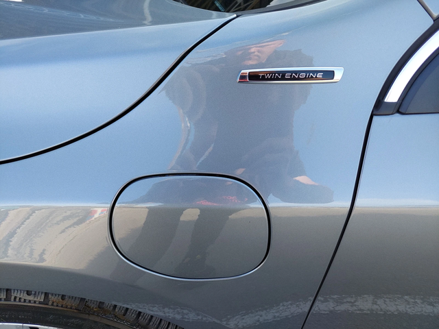 Volvo V60 2.4D6 TWIN ENGIN 4x4 - автомобили, коли, обяви за нови и употребявани 11