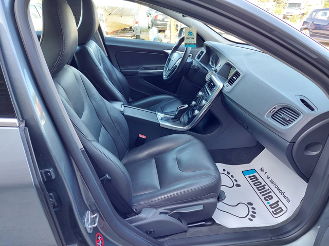 Volvo V60 2.4D6 TWIN ENGIN 4x4 - автомобили, коли, обяви за нови и употребявани 9