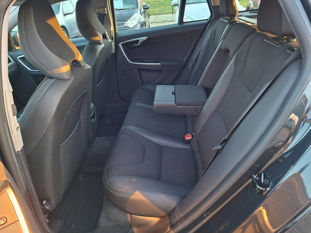 Volvo V60 2, 0 D4 Summum Geartronic - автомобили, коли, обяви за нови и употребявани 14