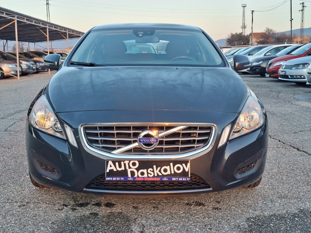 Volvo V60 2, 0 D4 Summum Geartronic - автомобили, коли, обяви за нови и употребявани 1