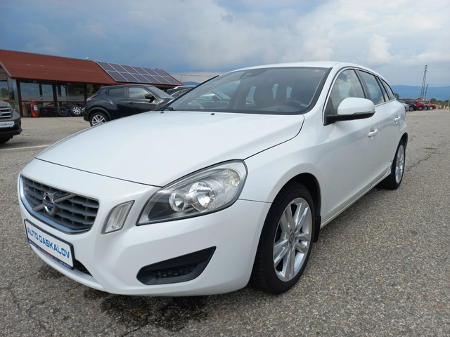 Volvo V60 2, 0 d3 avtomat - автомобили, коли, обяви за нови и употребявани 0