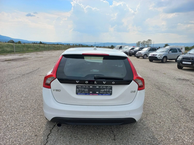 Volvo V60 2, 0 d3 avtomat - автомобили, коли, обяви за нови и употребявани 5