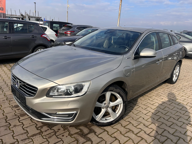 Volvo V60 2.4D6 PLUG-IN-HYBRID AWD AVTOMAT/KOJA EURO 6 - автомобили, коли, обяви за нови и употребявани 0