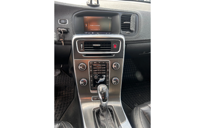 Volvo V60 2.4D6 PLUG-IN-HYBRID AWD AVTOMAT/KOJA EURO 6 - автомобили, коли, обяви за нови и употребявани 14