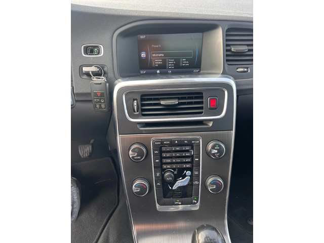 Volvo V60 1.6i NAVI EURO 5 - автомобили, коли, обяви за нови и употребявани 11